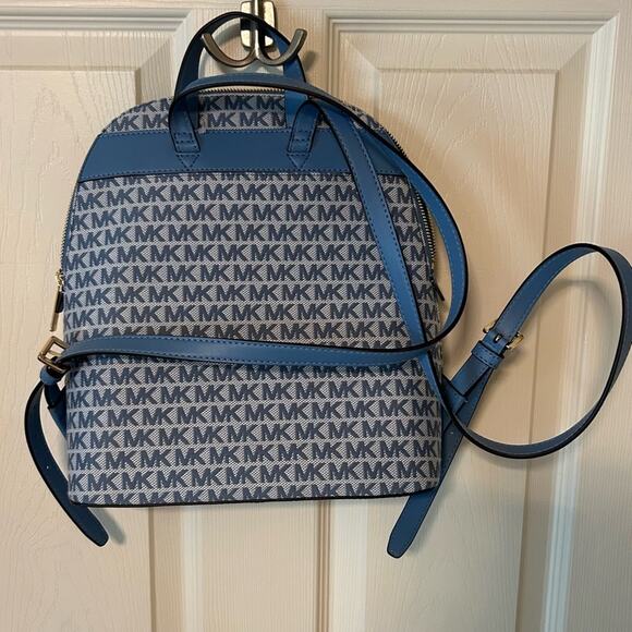 Michael Kors Cindy Large Blue Backpack School Bag Zipper Closure MK Logo NWT - Picture 4 of 6